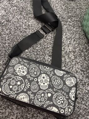 Like dreams Black Sugar Skull Crossbody Bag